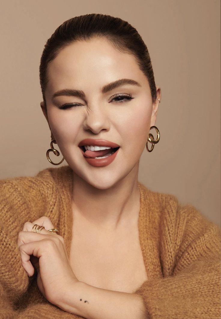 Selena's Golden Swirl Earrings