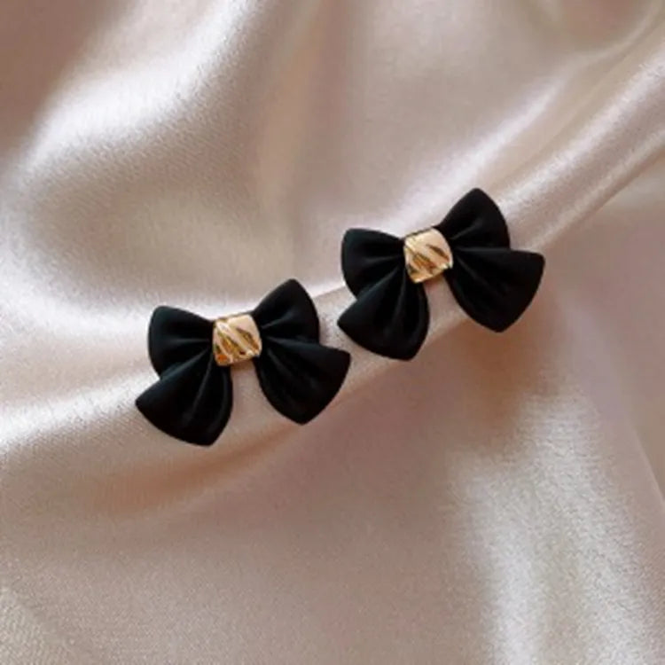 Chic Noir Knots earrings