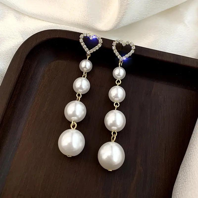 Heartstrings Pearl Earrings