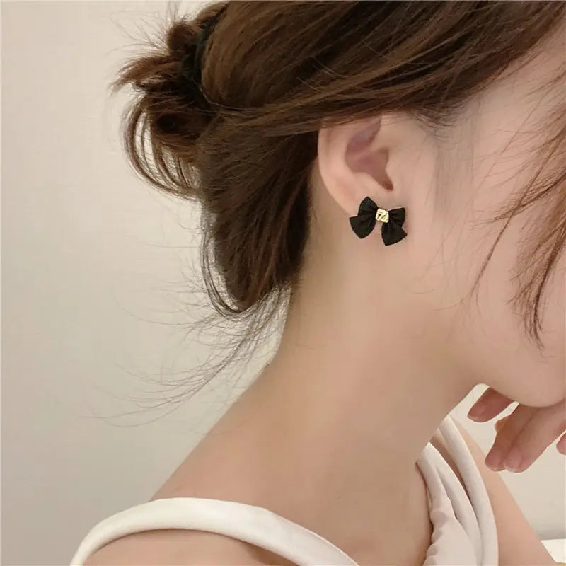 Chic Noir Knots earrings