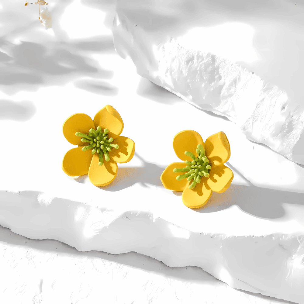 Sunlit Daisy Stud Earrings