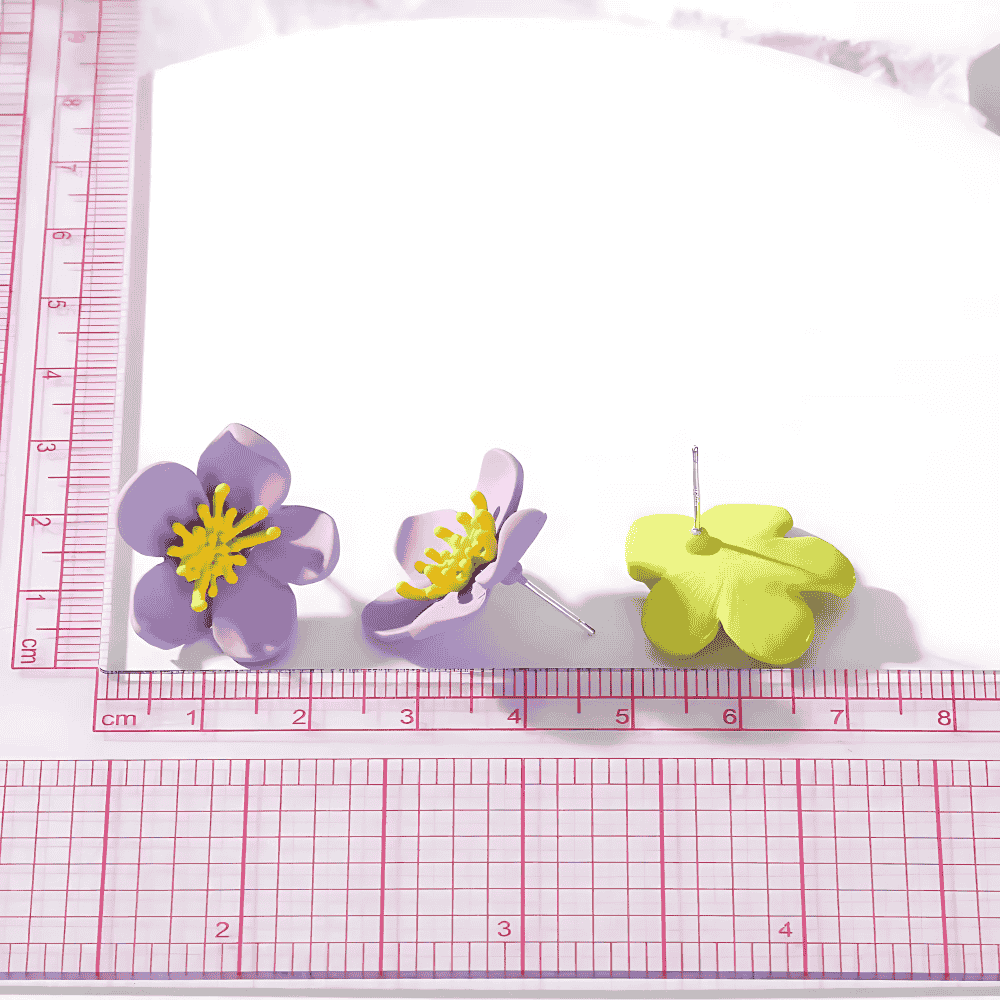 Sunlit Daisy Stud Earrings
