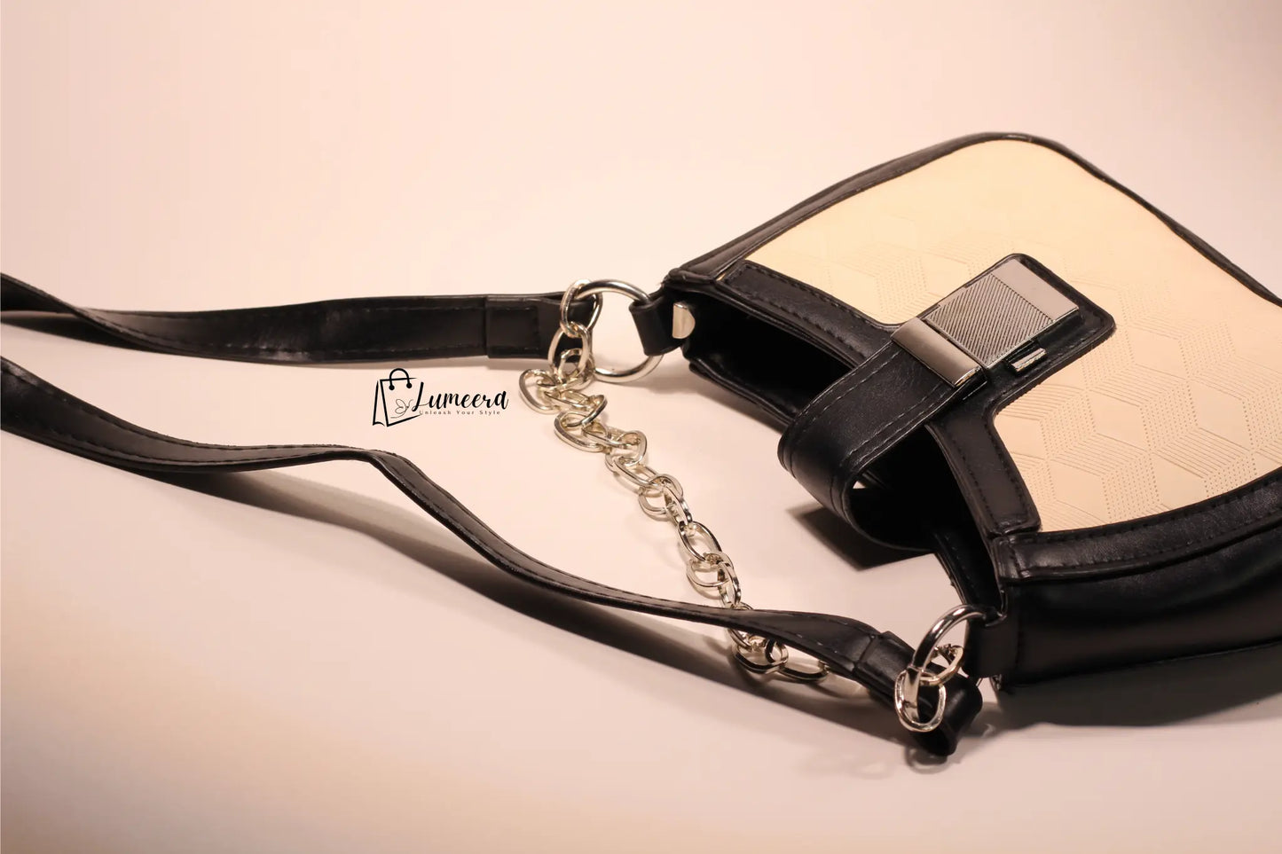 Cream Contrast Chic