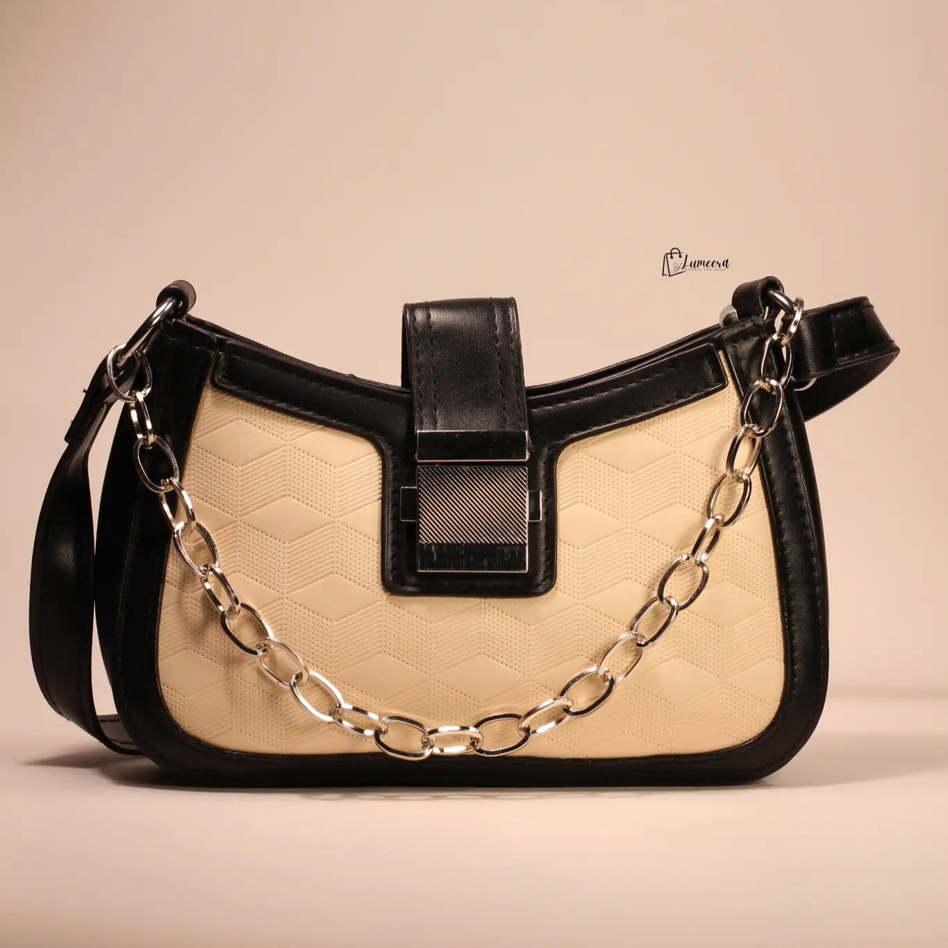 Cream Contrast Chic