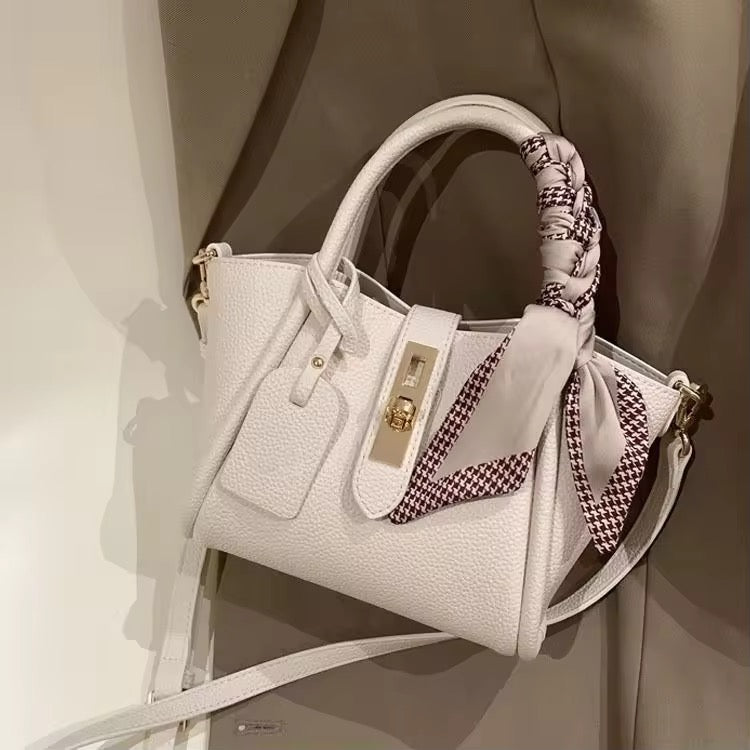 Aurelia Clasp