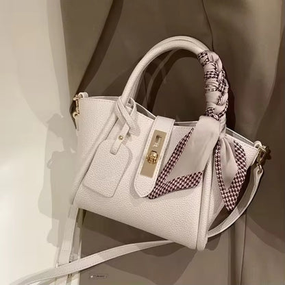 Aurelia Clasp