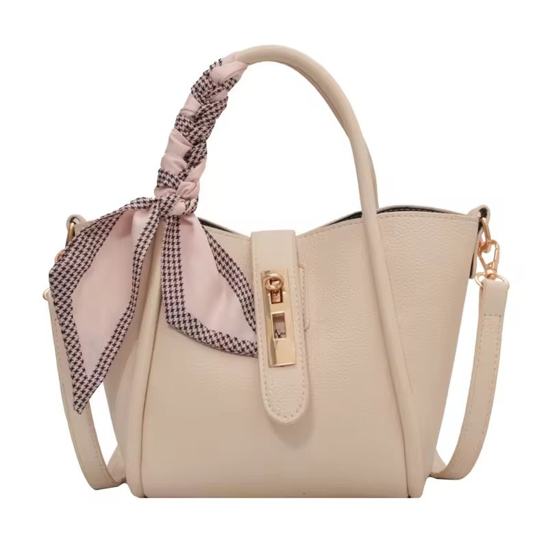 Aurelia Clasp