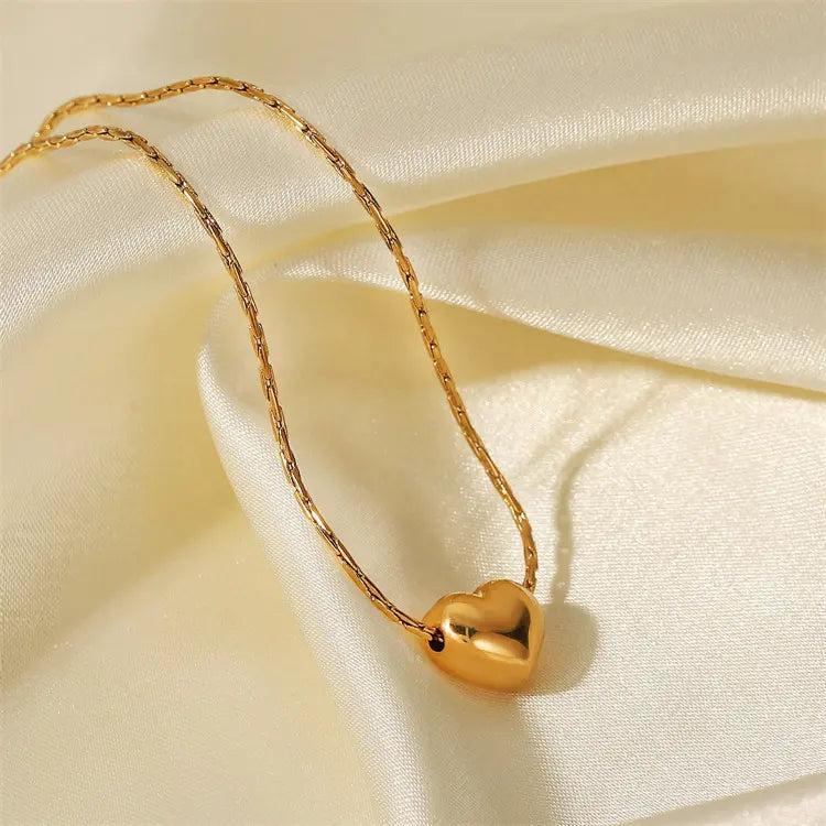 Minimalist Heart Pendant Necklace