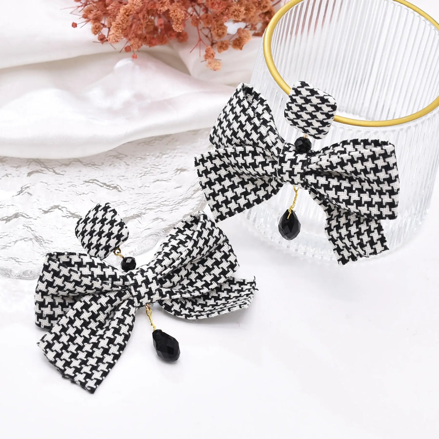 Monochrome Bow