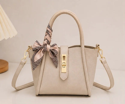 Aurelia Clasp