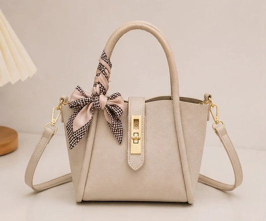 Aurelia Clasp