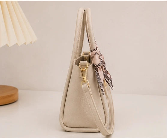 Aurelia Clasp