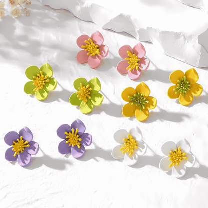 Sunlit Daisy Stud Earrings