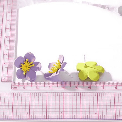 Sunlit Daisy Stud Earrings